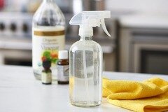 Если вам надоели различные химические очистители, невыносим сам запах моющих средств, то эта статья вам точно будет полезной. Домовод поделится с вами секретом моющего, которое можно сделать в домашних условиях!