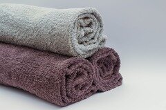 Если после нескольких стирок цвет тускнеет, а полотенце теряет свою мягкость, значит вы стираете полотенца не правильно.